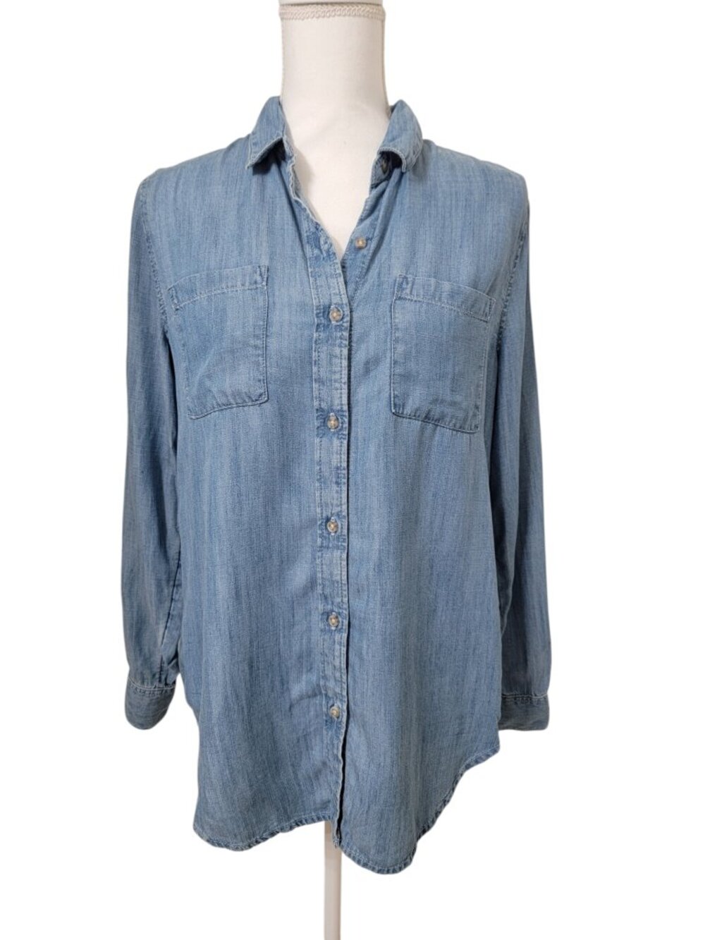 Banana Republic Size SP "Boyfriend Fit" Chambray Denim Button Front Shirt